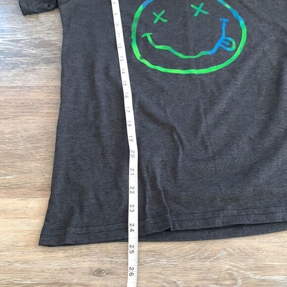 Nirvana graphic tee shirt sz small - Picture 6 of 7